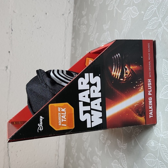 Star Wars The Force Awakens Kylo Ren Talking Plushie - Picture 4 of 5